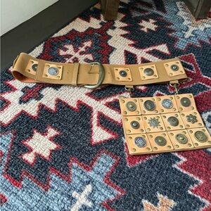 Besso vintage belt with zip up bag. Good vintage condition.